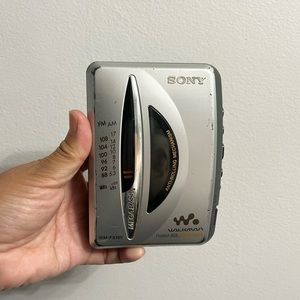 Vintage Sony Walkman w Mega Bass Cassette Tape Player with AM/FM Radio Silver